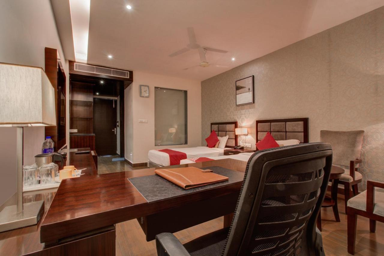 Oyo 3575 The Wave International Hotel Jamshedpur Buitenkant foto