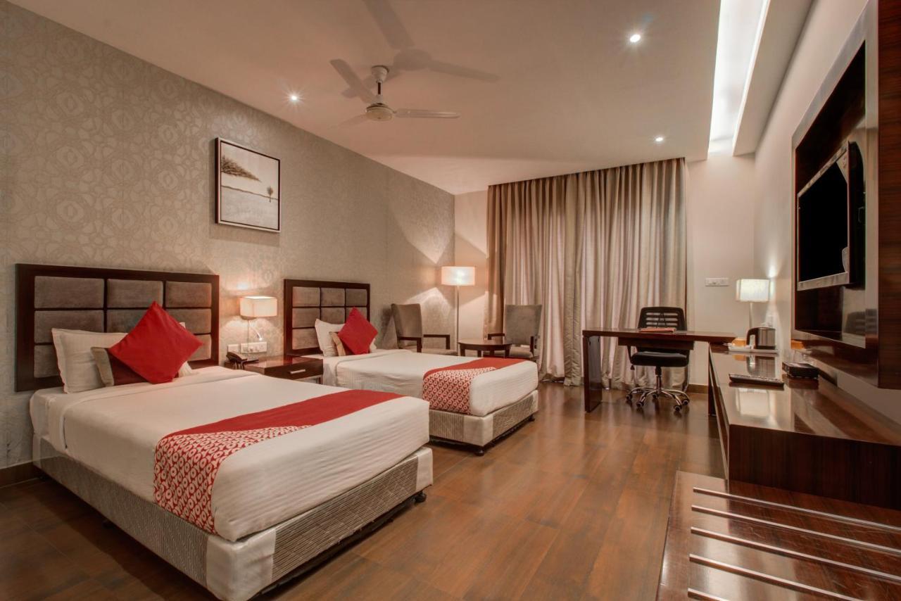 Oyo 3575 The Wave International Hotel Jamshedpur Buitenkant foto