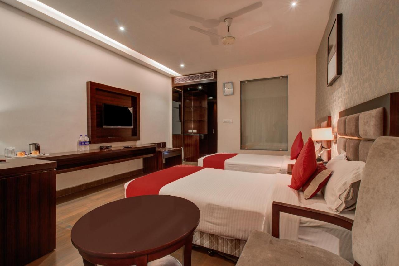 Oyo 3575 The Wave International Hotel Jamshedpur Buitenkant foto